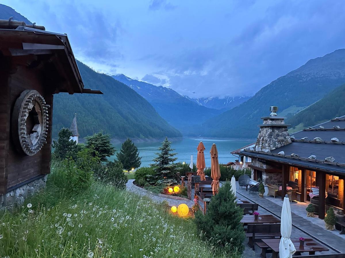 Hotel & Chalets Edelweiss Madonna  Exterior photo
