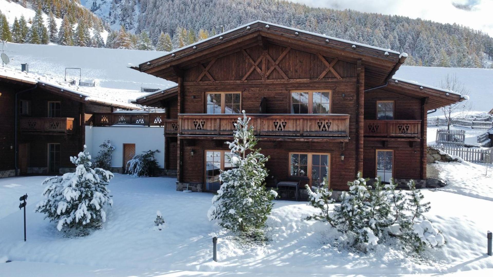Hotel & Chalets Edelweiss Madonna  Exterior photo