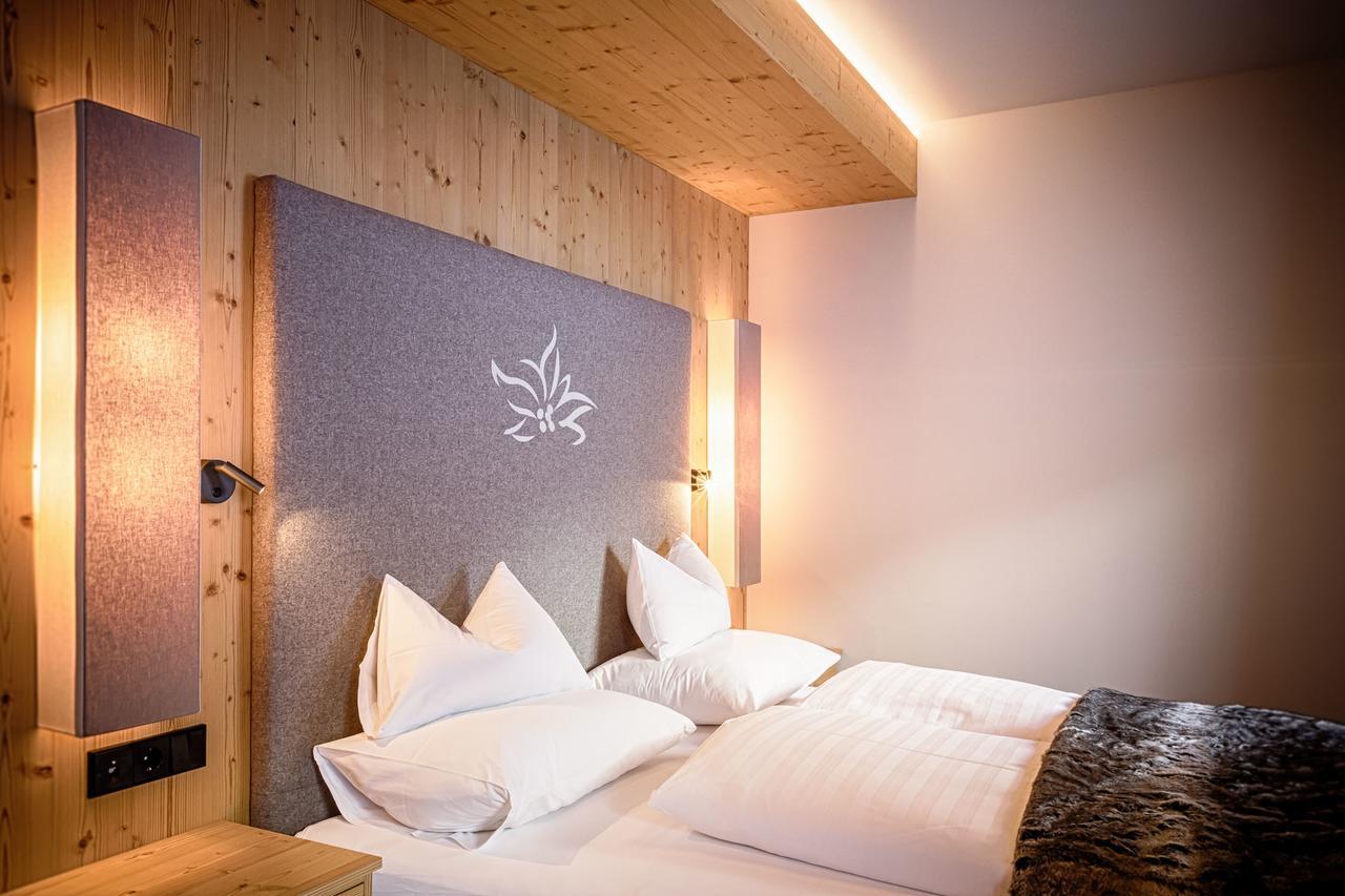 Hotel & Chalets Edelweiss Madonna  Exterior photo